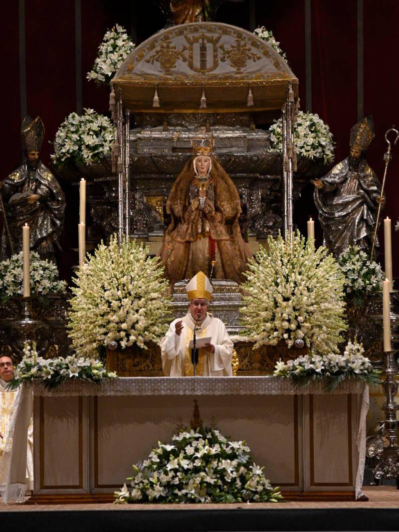 Monseñor Saiz: «La Virgen de los Reyes, asunta al cielo, es Madre de la esperanza»
