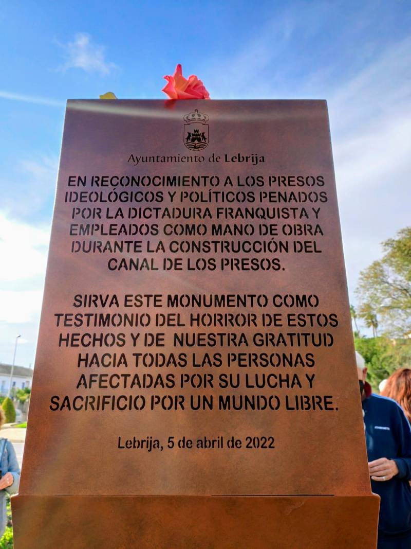 Lebrija ya tiene su monumento al Canal de los Presos