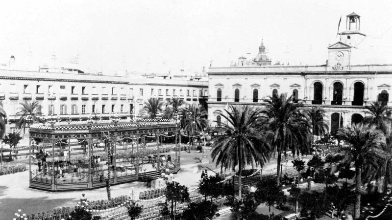«La Plaza Nueva es el corazón de Sevilla»