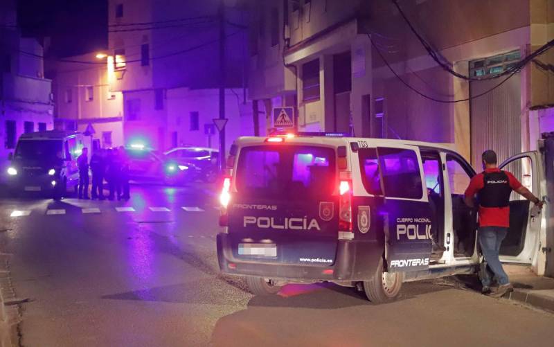 Detenido un menor de 16 años por la muerte de un joven apuñalado en plena calle en Algeciras
