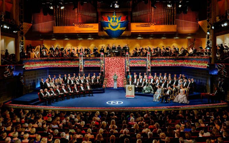 53 catedráticos de la Universidad de Sevilla nominarán al Premio Nobel de Física 2023