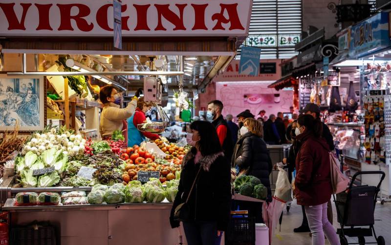 Los españoles reducen su compra en el súper tras el alza de precios