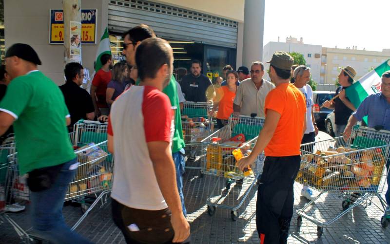 Piden cárcel al alcalde de Pedrera por asaltar un supermercado de Écija en 2012