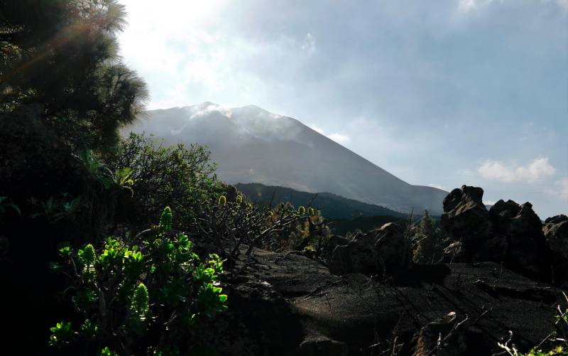 El volcán de Cumbre Vieja, el día que se ha dado por finalizada oficialmente su erupción. / Cézaro De Luca - E.P.