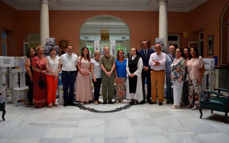 El Ateneo de Sevilla entrega ventiladores a familias sin recursos