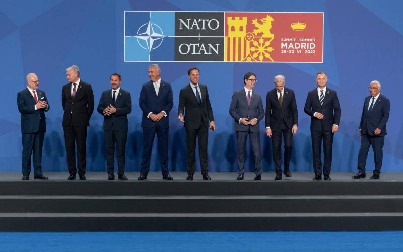 Líderes internacionales posan en una fotografía antes del comienzo de la Cumbre de la OTAN 2022 en el Recinto Ferial IFEMA /A.Ortega.POOL 29/06/2022