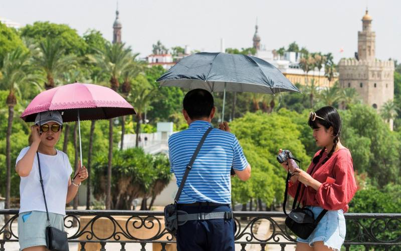 Sevilla lidera el alza turística andaluza con 908.308 visitantes entre enero y marzo