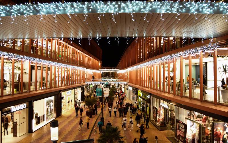 Un mercado navideño y actividades gratuitas llegan al centro Comercial Torre Sevilla