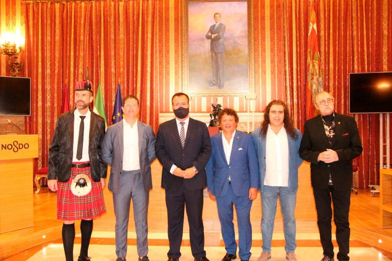 La Plaza de España acogerá el nuevo espectáculo de los Cantores de Híspalis