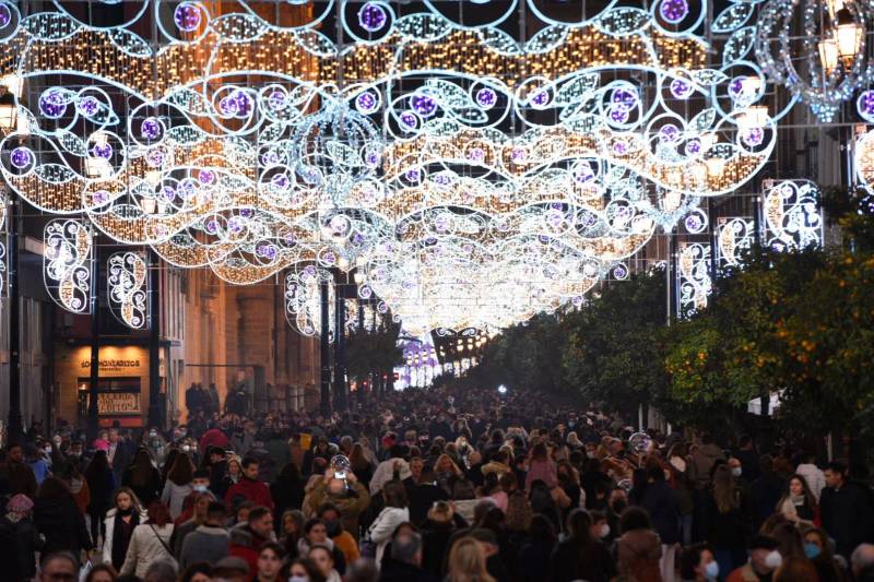 Imágenes de la iluminación navideña en el centro de Sevilla