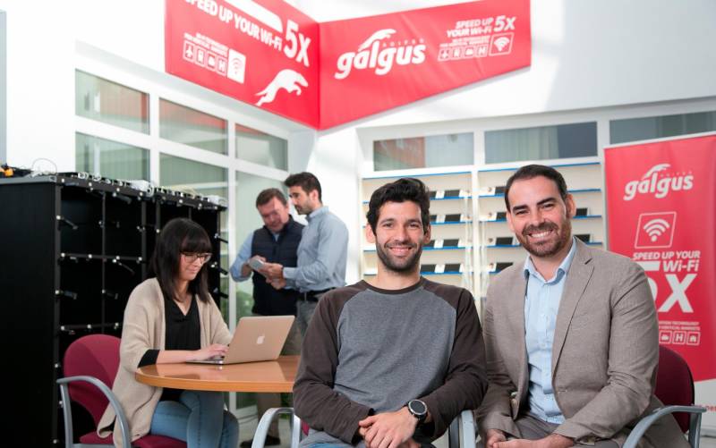 La empresa sevillana Galgus, puntera en tecnología wifi, tiene su sede en Camas y ofrece incorporar a siete personas más, en diversos departamentos. / El Correo