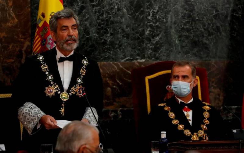 Carlos Lesmes y el Rey Felipe VI. / EFE