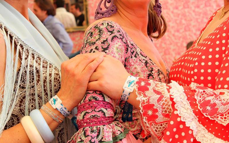 Lanzan una pulsera para controlar el aforo en la Feria de Abril