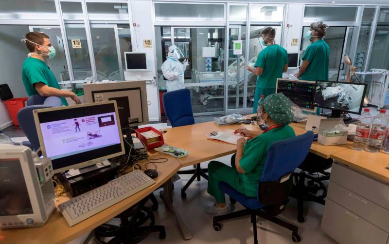 Los hospitalizados por covid en Andalucía vuelven a subir