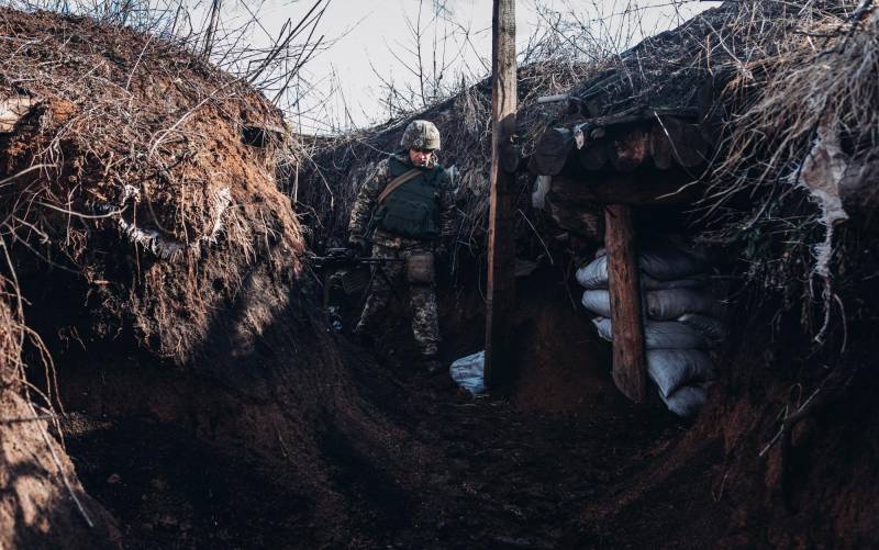 Las fuerzas rusas entran en la región de Kiev y atacan un aeropuerto militar clave