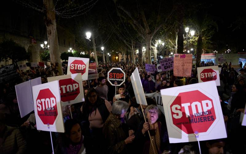 Andalucía se echa a la calle para exigir el fin de la violencia machista