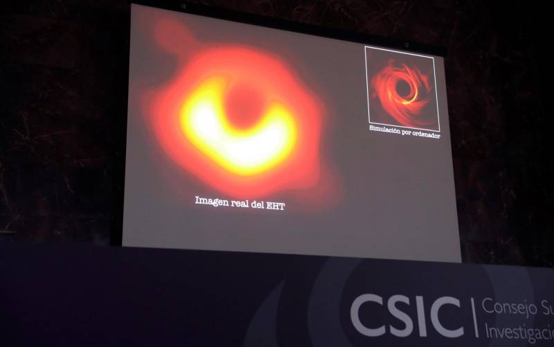 La primera imagen de un agujero negro se ajusta a la teoría