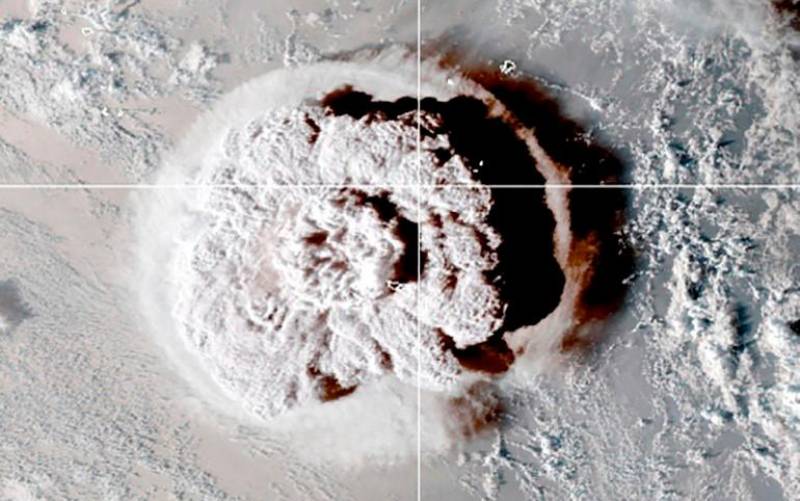Una imagen vía satélite de la erupción del volcán.