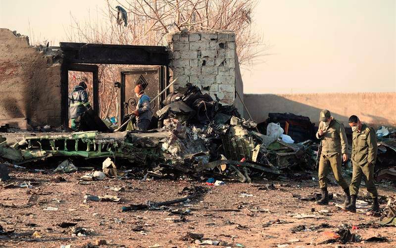 Mueren 176 personas al estrellarse un avión ucraniano en Teherán