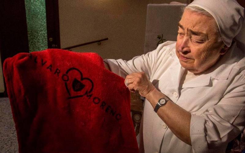 La firma Álvaro Moreno dona 500 mantas al comedor del Pumarejo