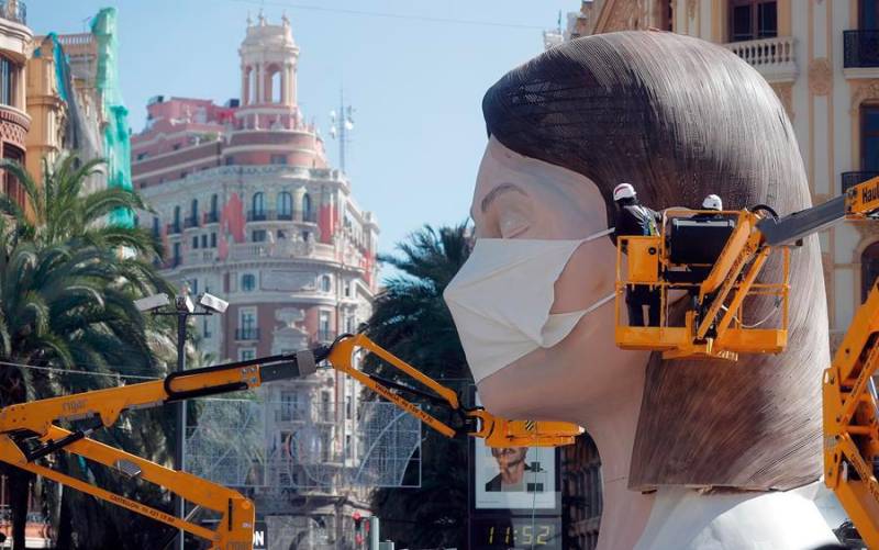 España supera los 2.000 casos por coronavirus, casi la mitad en Madrid