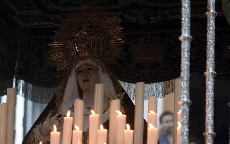 La Virgen de los Dolores de la hermandad de Santa Cruz. Foto: Manuel Gómez.