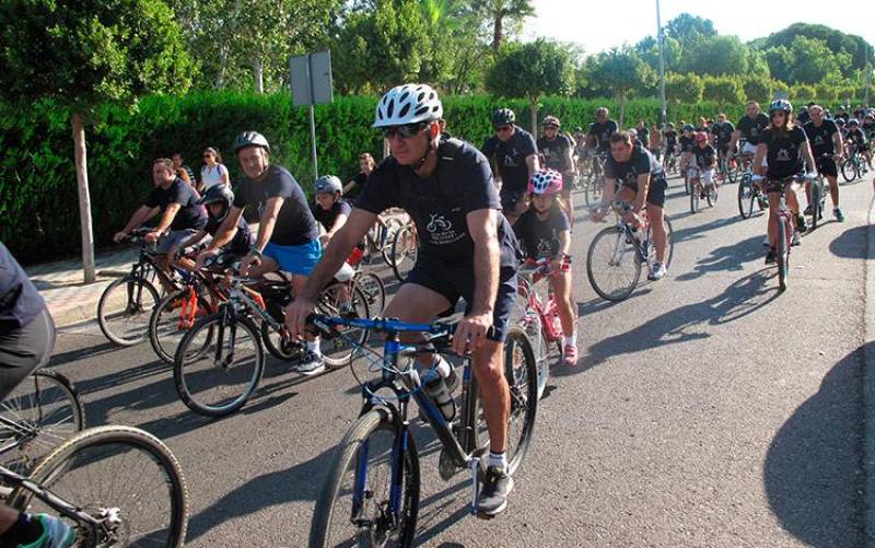En Dos Hermanas se participa de modo multitudinario en el Día de la Bicicleta