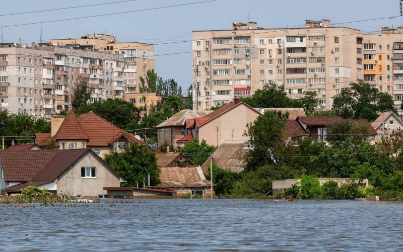 Ucrania se lanza a la contraofensiva mientras recaba ayuda por las inundaciones