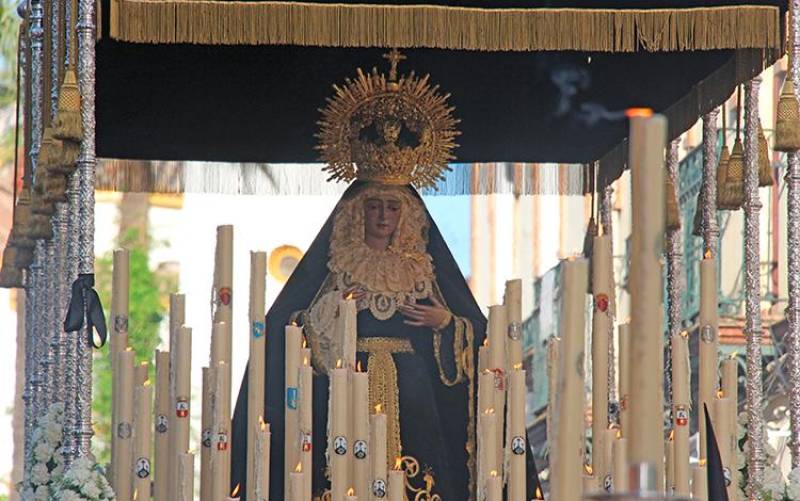 El Santo Entierro cerró una Semana Santa histórica de Dos Hermanas