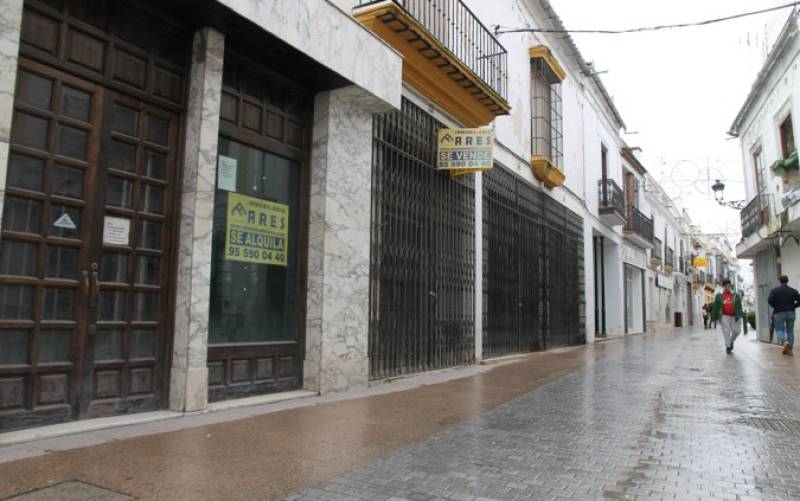 Écija Puede-Podemos reclama un Centro Comercial Abierto “para salvar el centro”
