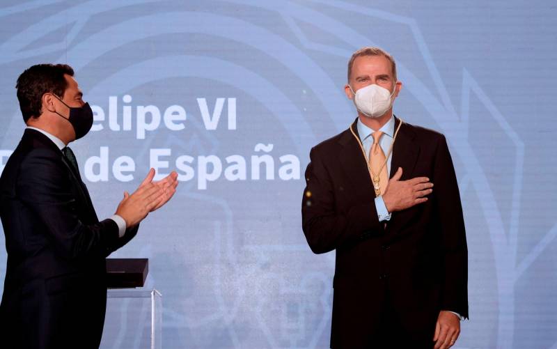 Felipe VI destaca su vínculo «emocional» con la región al recibir la Medalla de Honor de Andalucía