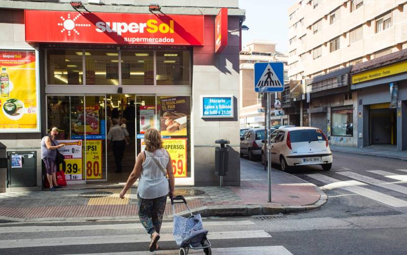 Carrefour compra 172 supermercados de Supersol