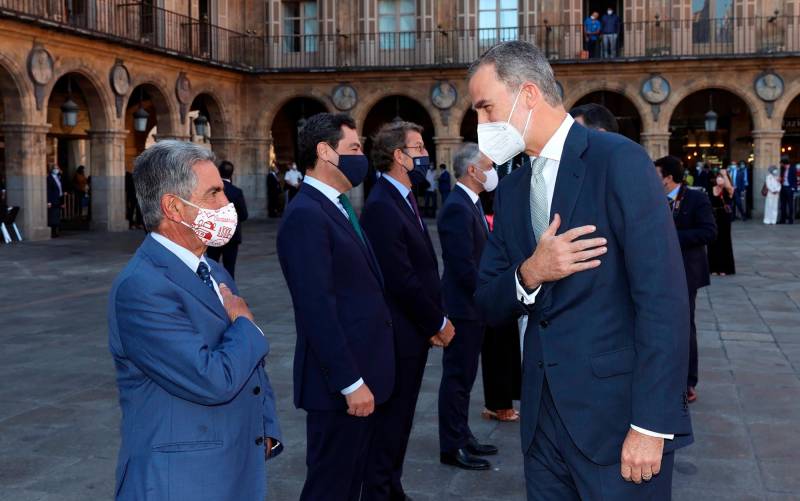 Revilla con el Rey en la Conferencia de Presidentes en Salamanca.
