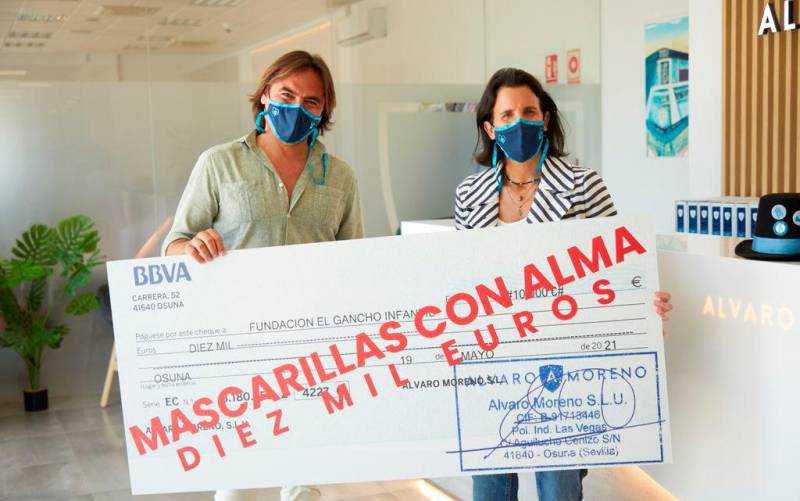 Álvaro Moreno apadrina una de las habitaciones del Reto «Tu Casa Azul» gracias a la venta de las «Mascarillas con Alma» 