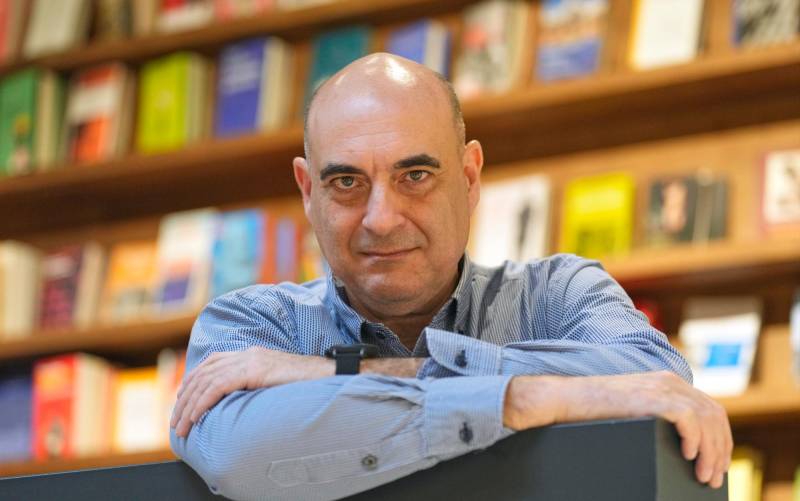 El escritor y periodista Xavier Bosch. EFE/ Alejandro García