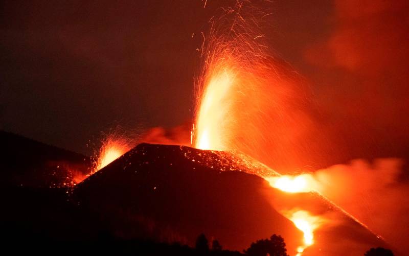 Erupción del volcán de Cumbre Vieja. EFE/MIGUEL CALERO