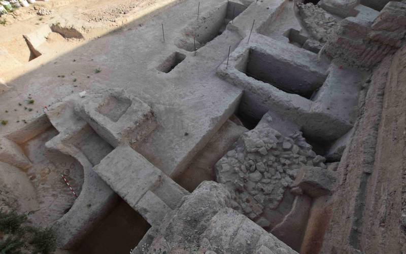 Descubren en Valencina contundentes estructuras de una gran obra civil prehistórica