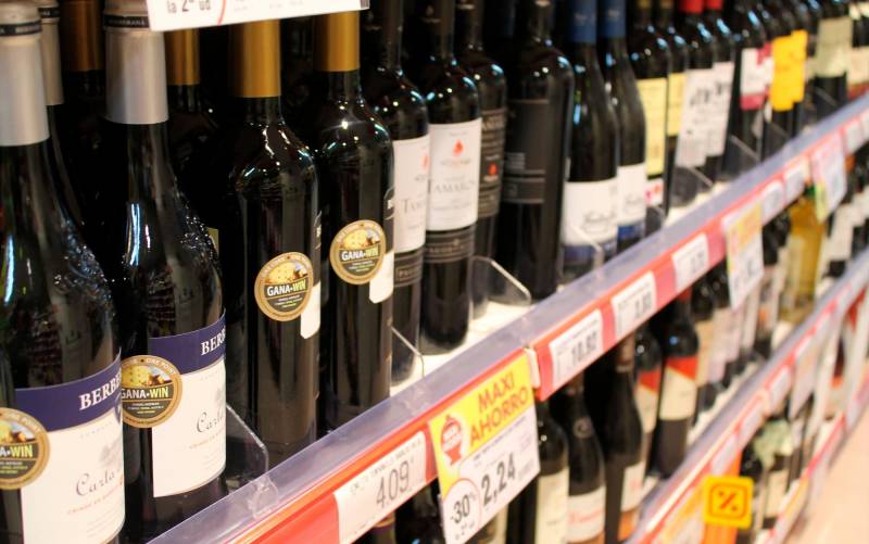 La Junta prohíbe la venta de alcohol a partir de las 18 horas