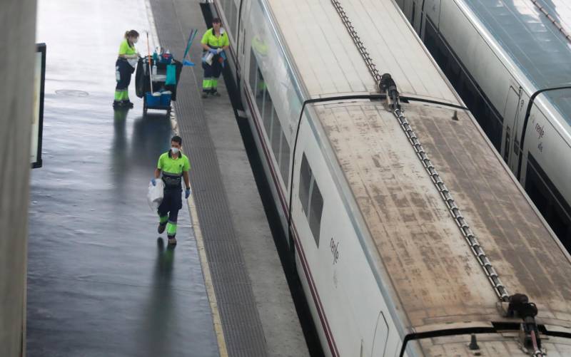 Retrasos de una hora en la circulación ferroviaria entre Córdoba y Sevilla por la rotura de un carril
