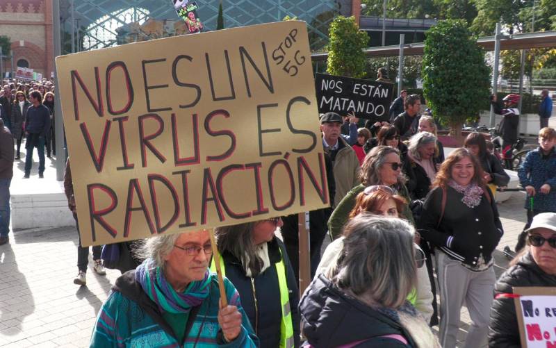 Protesta en Sevilla contra las restricciones por covid