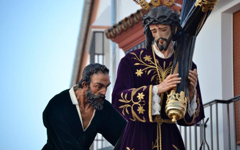 Alanís vibra otro Viernes Santo con la procesión del encuentro