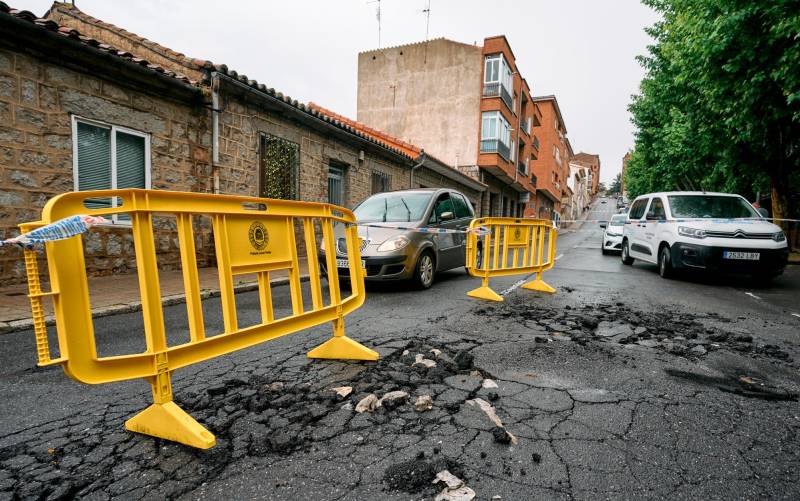 Una tromba de agua obliga a cortar calles en Ávila