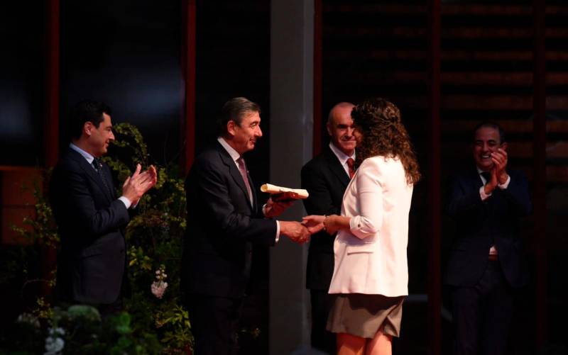 FOTOS. Premios al Mejor Expediente Académico de la Universidad de Sevilla y Trofeos Taurinos por la Feria de San Miguel