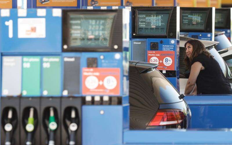 La gasolina marca su precio más bajo desde mayo