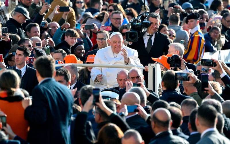 El papa Francisco durante la audiencia general celebrada en la plaza de San Pedro. EFE/EPA/ETTORE FERRARI