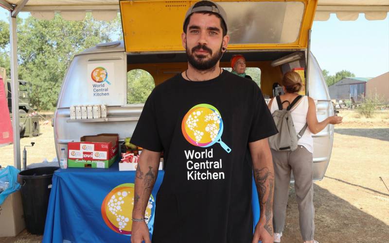 La solidaridad de un joven cocinero gallego apadrinado por estrellas Michelín