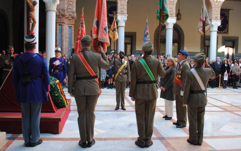Acto militar en Sevilla en honor de la Inmaculada Concepción