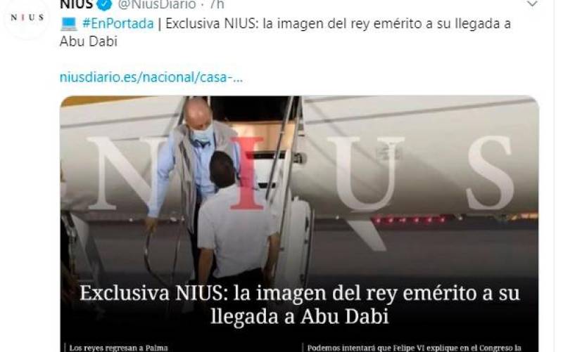Publican una foto del Rey Juan Carlos el lunes en el aeropuerto de Abu Dabi