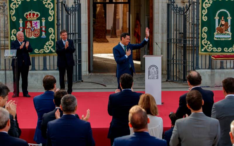 Moreno reivindica el «nuevo orgullo andaluz» y una voz «alta» con lealtad