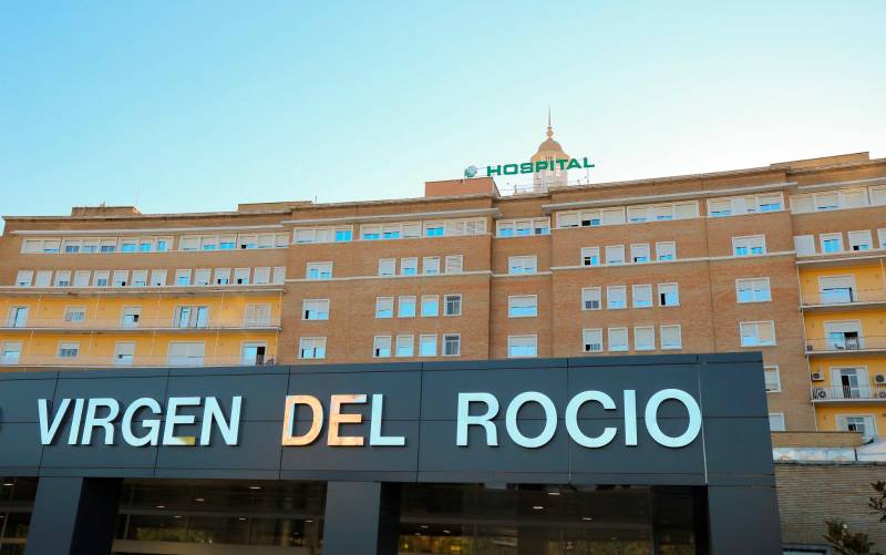 Fachada del Hospital Virgen del Rocío.